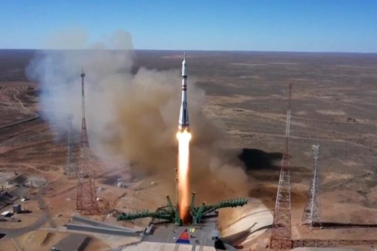 Қазақстанның ғарыштық байланыс жүйесі екі байланыс спутнигін қамтиды