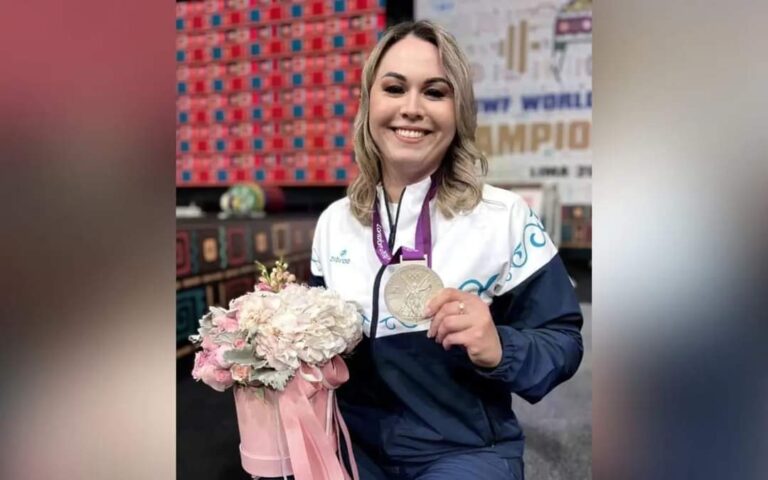 «12 ЖЫЛ КҮТТІРГЕН ЖҮЛДЕ»: АННА НҰРМҰХАМЕДОВАҒА ЛОНДОН ОЛИМПИАДАСЫНЫҢ КҮМІС ЖҮЛДЕСІ БЕРІЛДІ