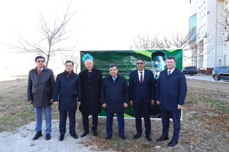 ЖАҢА АЛЛЕЯДА ТҰРАР РЫСҚҰЛОВТЫҢ 130 ЖЫЛДЫҒЫНА ОРАЙ 130 ШЫНАР АҒАШЫ ЕГІЛДІ