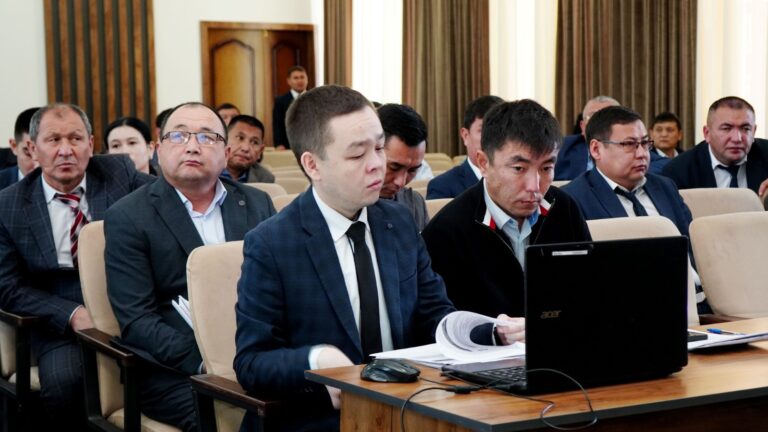 ЖОЛДАУ: ҚАЗЫҒҰРТТА САЛЫҚ САЯСАТЫНА АРНАЛҒАН ЖИЫН ӨТТІ