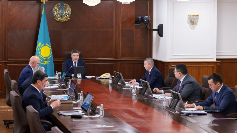 Үкіметте 2024 жылдың 11 айындағы әлеуметтік-экономикалық даму қорытындысы шығарылды: ЖІӨ-нің 4,4% өсімі шикізаттық емес сектор есебінен қамтамасыз етілді