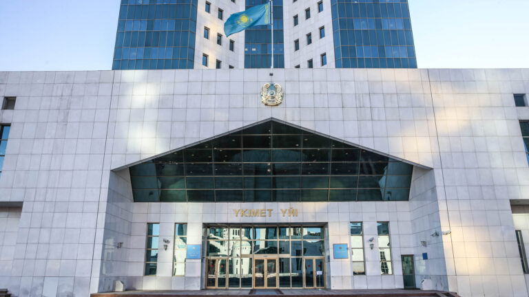 Цифрландыру: Қазақстандықтар туу туралы куәлікті ХҚКО-ға бармай-ақ ала алады