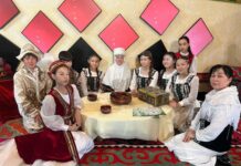 ТҮРКІСТАНДА ҰЛТТЫҚ КИІМ КҮНІНЕ АРНАЛҒАН КӨРМЕ ӨТТІ