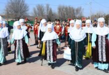ТҮРКІСТАН: АРЫСТА «НАУРЫЗ КӨКТЕМ – ЭТНО FASHION» ФЛЕШМОБЫ ӨТТІ