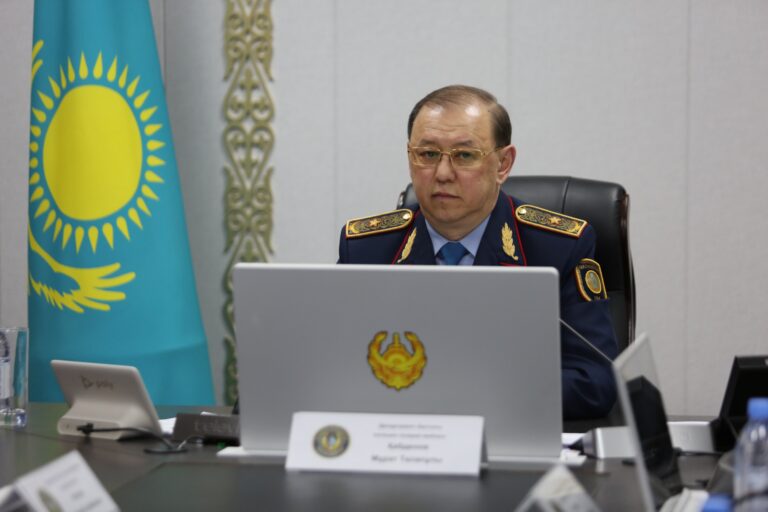 Генерал М.Қабденов халықпен есептік кездесу жиынында: Түркістан облысының 60-тан астам ауылы ішімдік сатудан бас тартты