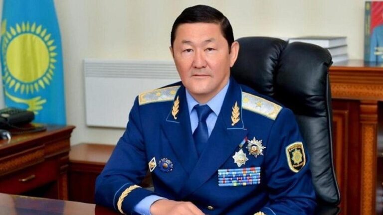 Бауыржан Момышұлының туғанына 115 жыл толуына орай ескерткіш тақта ашылды