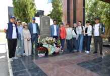 «ТАЗА ҚАЗАҚСТАН»: ТҮРКІСТАНДА ҰЛЫ ЖЕҢІСТІҢ 80 ЖЫЛДЫҒЫНА ОРАЙ МАЙДАНГЕРЛЕРДІҢ ЗИРАТЫНДА ТАЗАЛЫҚ ЖҰМЫСТАРЫ ЖҮРГІЗІЛДІ