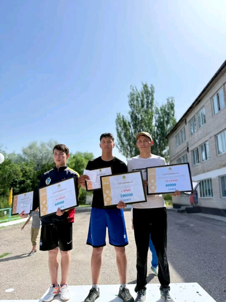 САУРАНДА ӨМІРХАН ШӨКЕМАНОВТЫ ЕСКЕ АЛУҒА АРНАЛҒАН МАРАФОН ӨТТІ