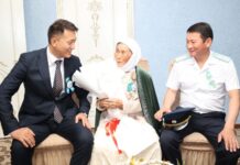 ТҮРКІСТАН: САУРАНДА ТЫЛ ЕҢБЕККЕРЛЕРІНЕ ҚҰРМЕТ КӨРСЕТІЛДІ