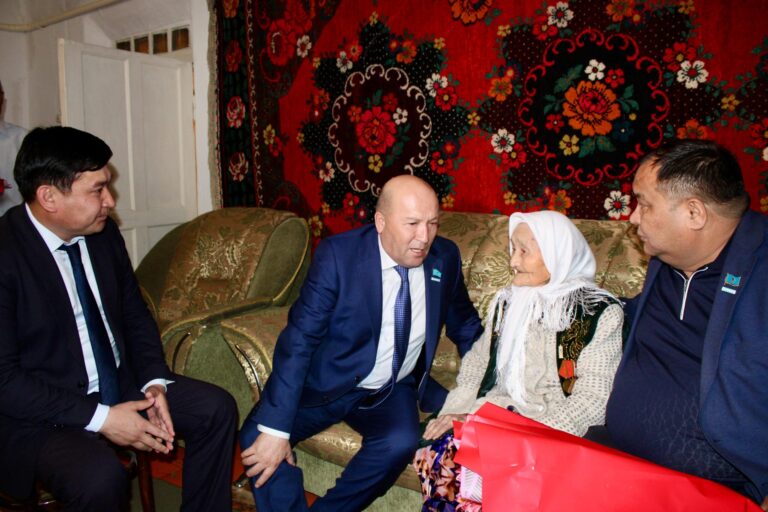 Тыл ардагерлеріне құрмет көрсетілді