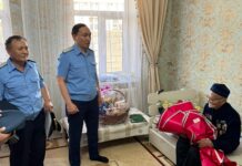 ТҮРКІСТАН: ҒАСЫР ЖАСАҒАН КЕНТАУЛЫҚ МАЙДАНГЕРГЕ ҚҰРМЕТ КӨРСЕТІЛДІ