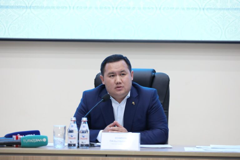 Түркістан қаласының әкімі Әзімбек Пазылбекұлы кезекті көшпелі кездесу өткізді
