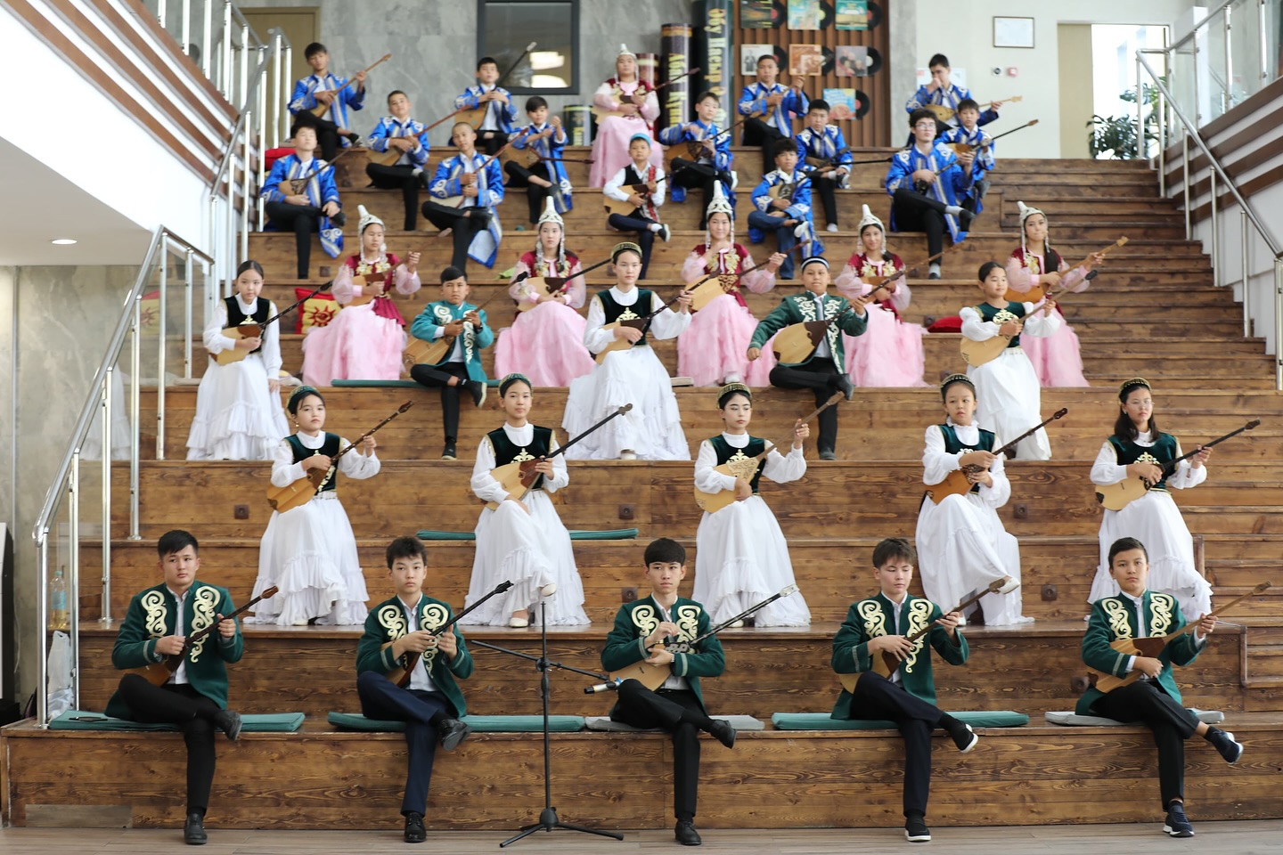 ТҮРКІСТАНДА ҰЛТТЫҚ МЕРЕКЕЛЕР ӨЗ ДЕҢГЕЙІНДЕ ТОЙЛАНЫП КЕЛЕДІ