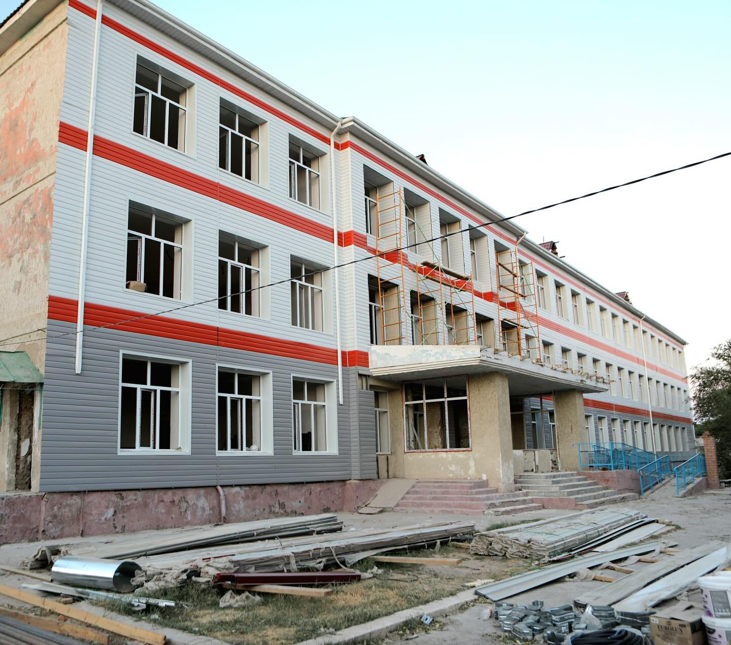 ОБЛЫС ОРТАЛЫҒЫНДА БІРҚАТАР БІЛІМ ОШАҚТАРЫ ЖӨНДЕУДЕН ӨТУДЕ