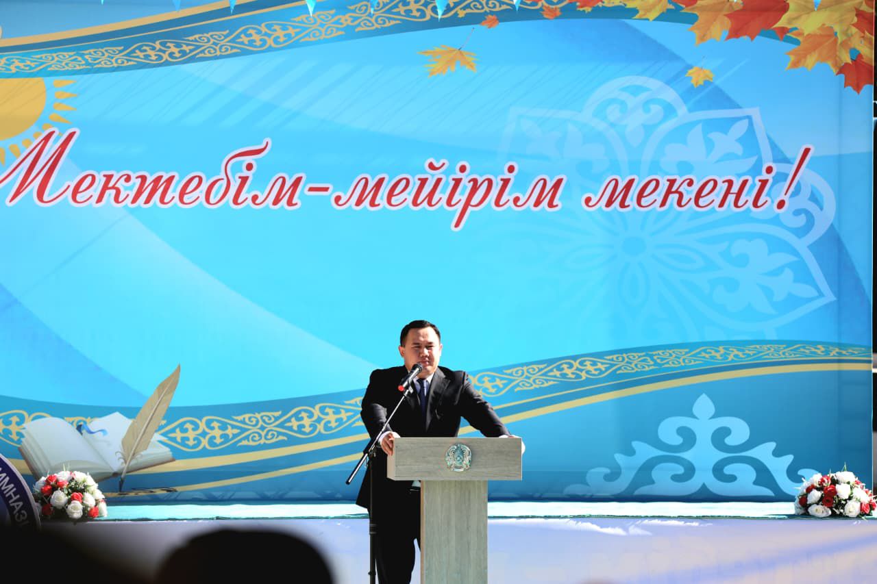 ТҮРКІСТАНДА ЖАҢА ОҚУ ЖЫЛЫНЫҢ АЛҒАШҚЫ ҚОҢЫРАУЫ СОҒЫЛДЫ