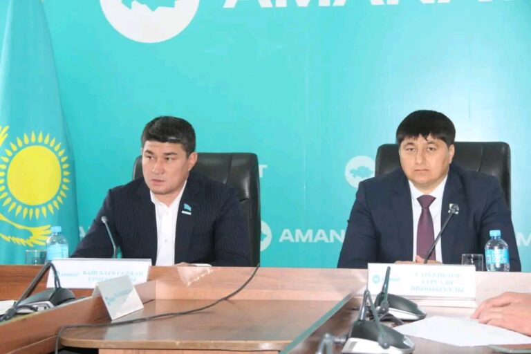 ПАРТИЯ АЛАҢЫНДА САУРАН ЖӘНЕ ТҮЛКІБАС ДЕПУТАТТАРЫ ЕСЕП БЕРДІ