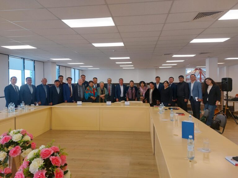 Түркістанда «Мақамы бөлек Мархабат» атты жинақтың тұсаукесері өтті