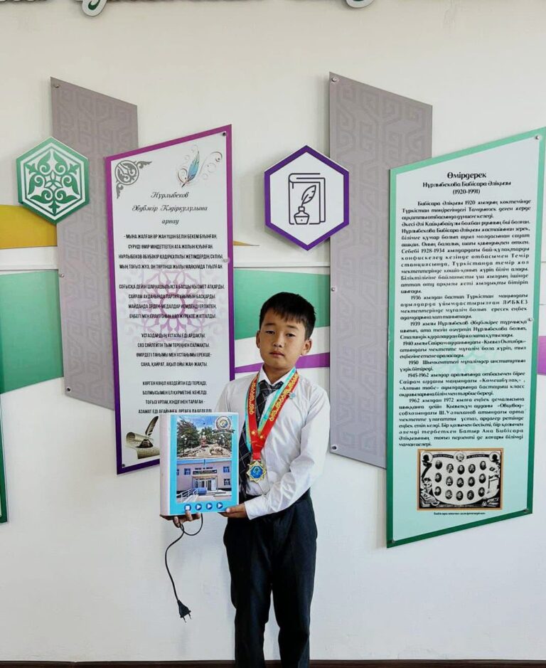 ОТЫРАРЛЫҚ ОҚУШЫЛАР «СӨЙЛЕЙТІН КІТАП» ОЙЛАП ТАПТЫ