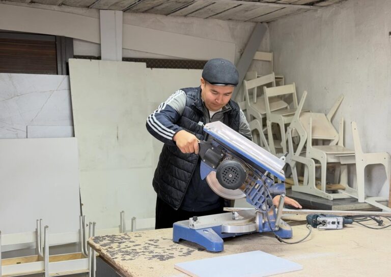 КЕНТАУЛЫҚ КӨПБАЛАЛЫ ӘКЕ МЕМЛЕКЕТТІК ГРАНТ АРҚЫЛЫ ЖИҺАЗ ӨНДІРІСІН ӨРКЕНДЕТІП ОТЫР