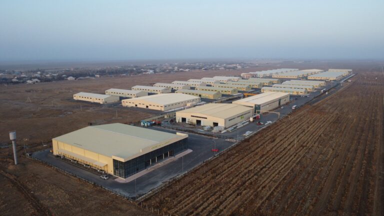 САУРАН АУДАНЫНДА 124 ӨНДІРІСТІК ЦЕХТІҢ ҚҰРЫЛЫСЫ ЖҮРІП ЖАТЫР