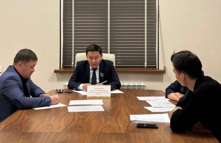 Түркістан облыстық мәслихатының депутаты Төрегелді Қалмұратов азаматтарды жеке қабылдады