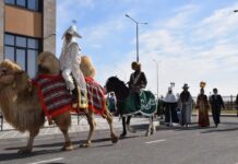 Түркістандық мәдениет қызметкерлерінің Ұлы көш керуені референдумға ерекше көрік берді